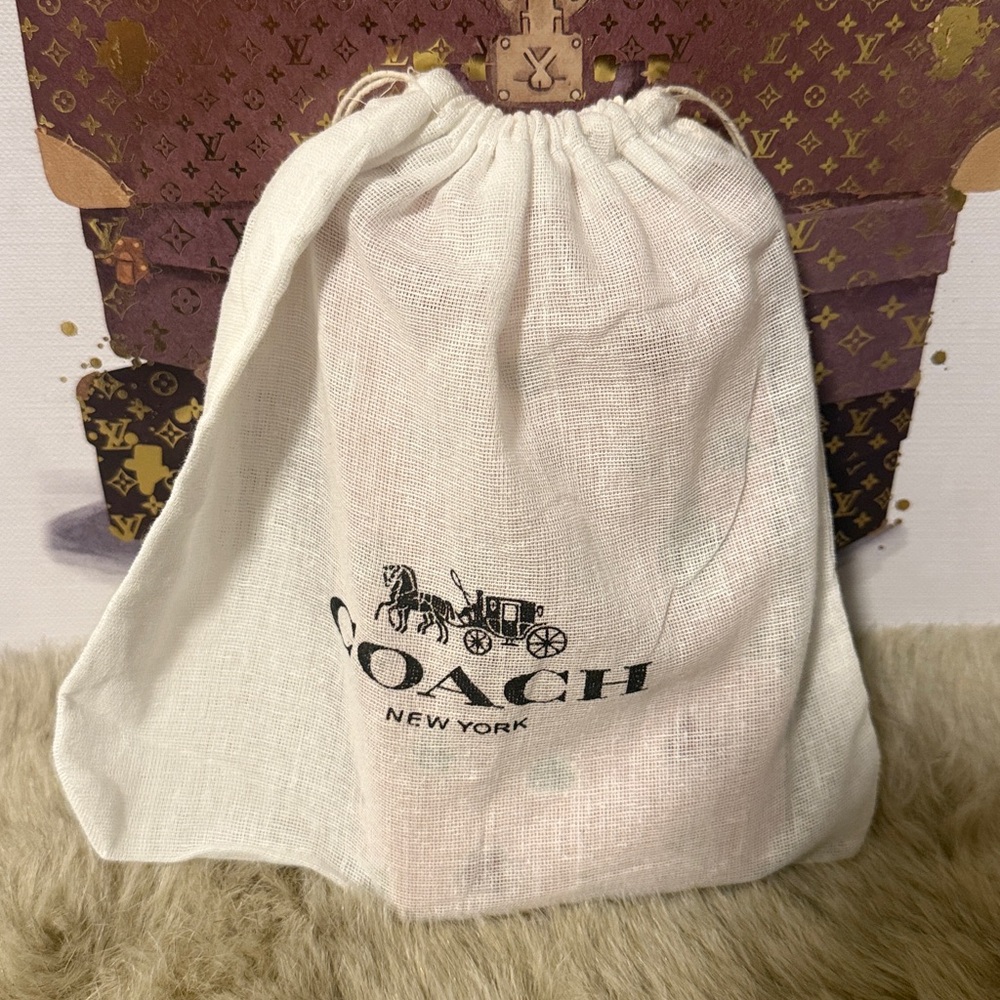 COACH Small Wristlet Clutch Leather With Heart Print Grey Pink Rare - Picture 5 of 8